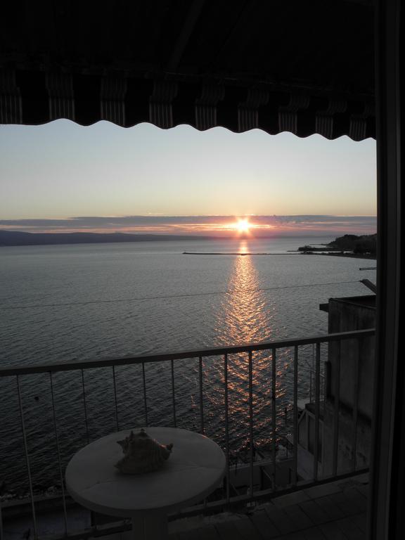Sunny Apartment Omiš Szoba fotó